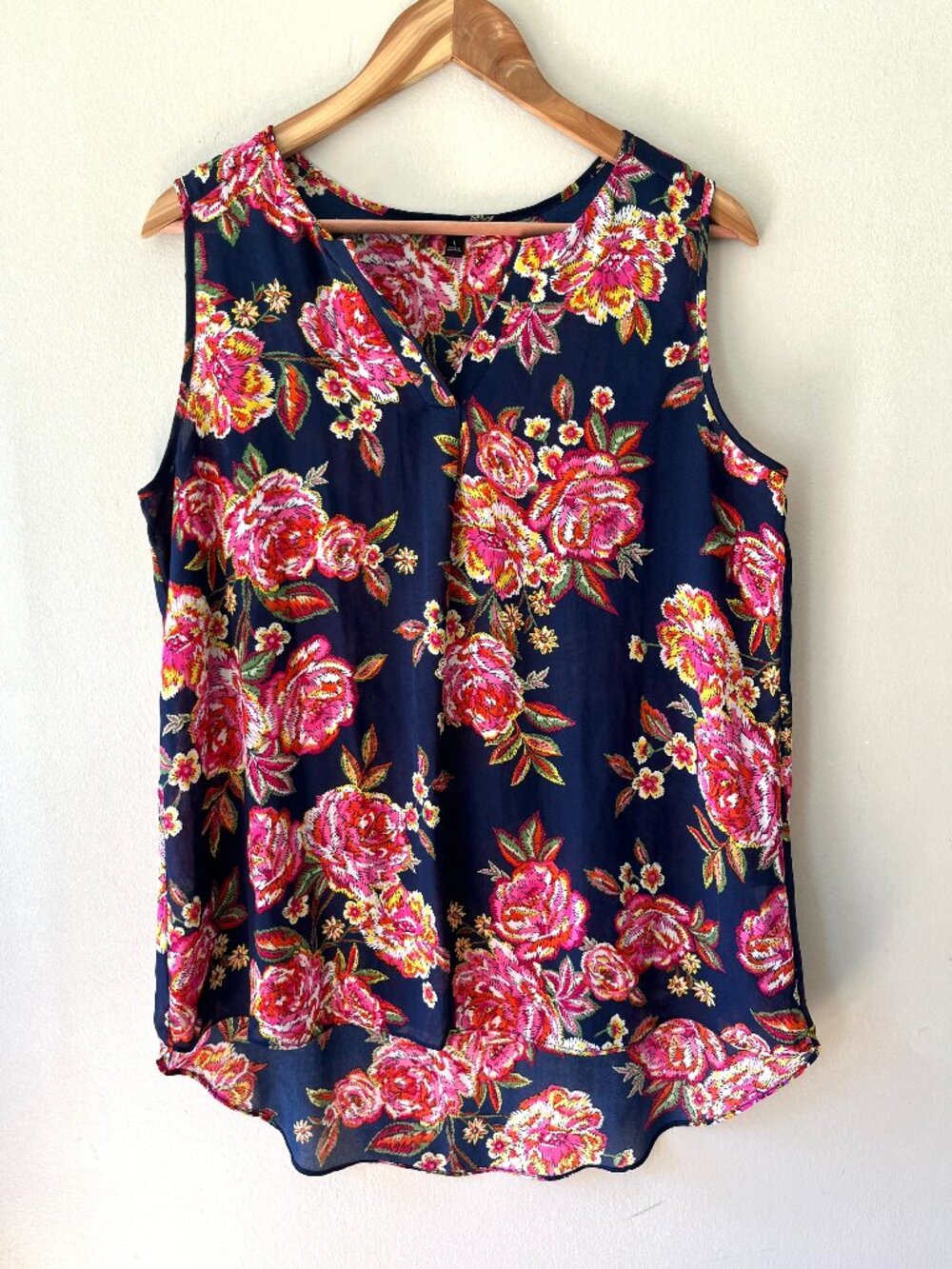 Sami & Jo Sz L Blue Pink Pullover V Neck Floral Flare Shirt Tank Top Blouse